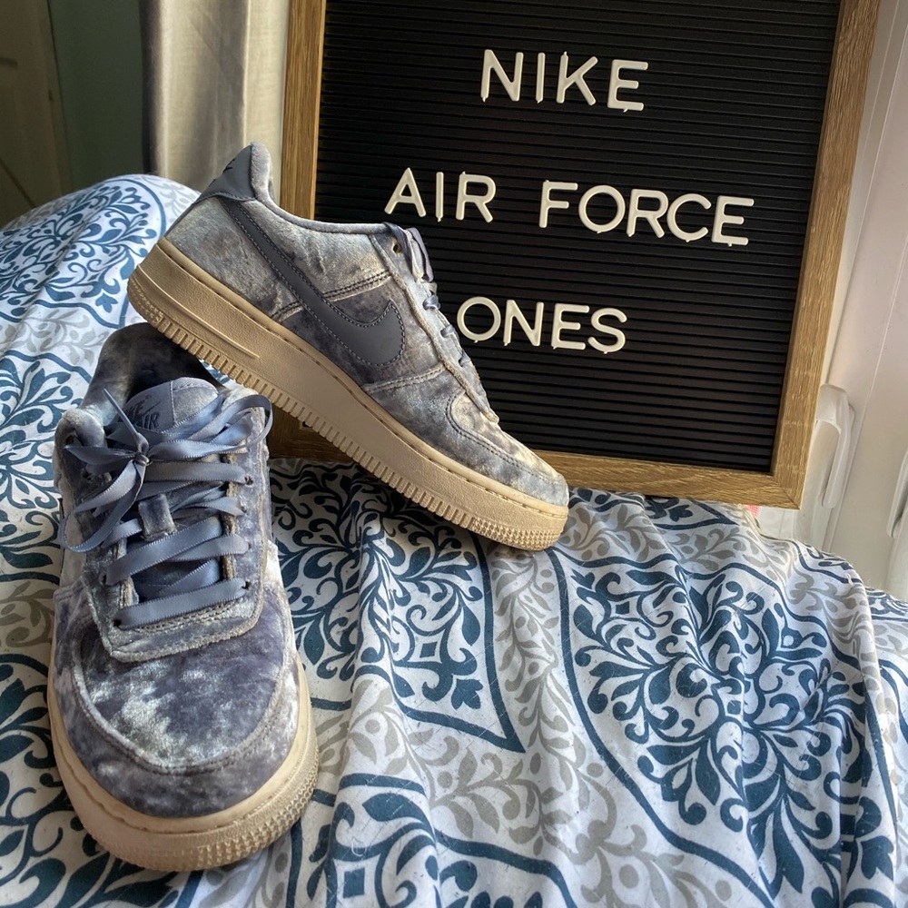 Nike Air Force 1 (Air Force Ones, 1s or Forces)